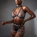 New Dreams Metal Zincir Fantazi Harness Takım Ayarlanabilir Gövde Zinciri, Suni Deri Detaylı Erotik Aksesuar