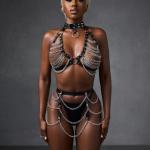 New Dreams Metal Zincir Fantazi Harness Takım Ayarlanabilir Gövde Zinciri, Suni Deri Detaylı Erotik Aksesuar